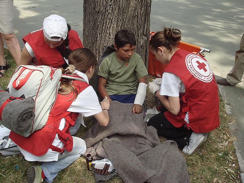 Cursurile de prim ajutor ar putea deveni obligatorii pentru elevi și studenți