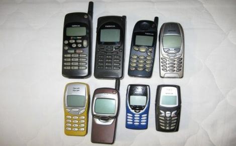Galerie FOTO. Amintiri din anii 90. Așa arătau telefoanele mobile ale românilor în primul deceniu de libertate!