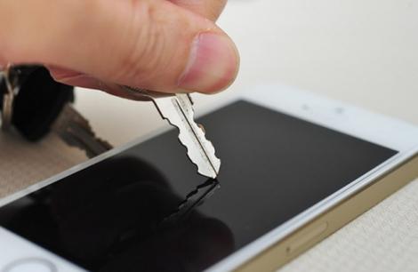 Cum să scapi de zgârieturile de pe ecranul telefonului mobil sau al tabletei!