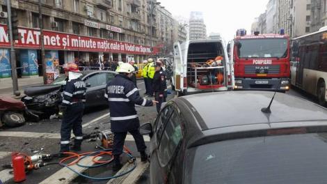 Accident cumplit în centrul Capitalei, la Piaţa Romană! Două persoane au murit şi cel puţin şase au fost rănite