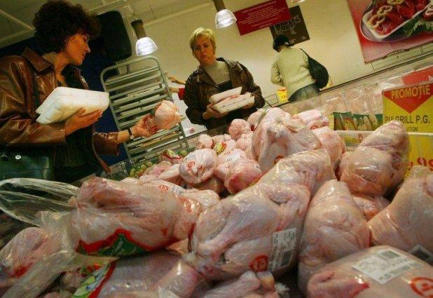 Crezi că măn&acirc;nci sănătos, dar te &icirc;nşeli amarnic! OTRAVA din puii luaţi din magazine sau... cum suntem păcăliţi zilnic