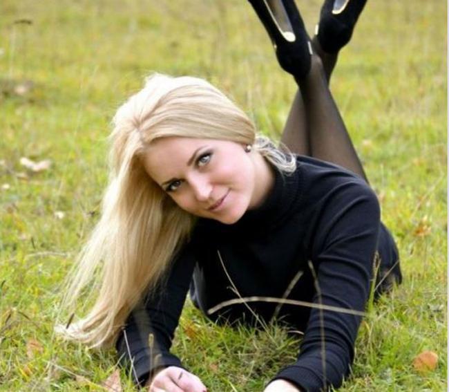 Tară &icirc;ntreagă, &icirc;n stare de ŞOC! Gestul inexplicabil făcut de această t&acirc;nără superbă a cutremurat milioane de oameni