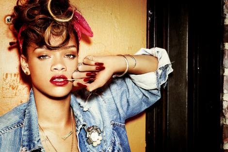 La mulţi ani, Rihanna! Cântăreaţa controversată împlineşte astăzi 27 de ani! Leo DiCaprio îi este alături