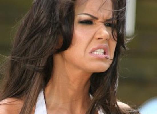 Oana Zăvoranu, din nou &icirc;n război cu mama ei! E FOC şi PARĂ şi nu mai vrea să audă de cea care i-a dat viaţă: "Sunt ORFANĂ"