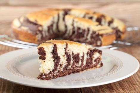 Reţetă de post, foarte uşor de făcut: Prăjitura "Zebră", un desert delicios, cu puţine ingrediente
