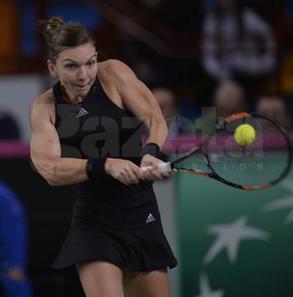 Victorie fără emoții! Simona Halep aduce primul punct Rom&acirc;niei &icirc;n meciul cu Spania