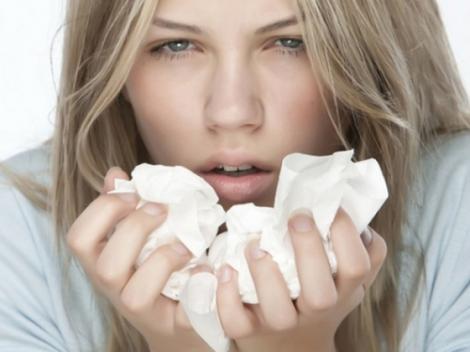 Soluţia minune care te scapă IMEDIAT de nasul înfundat şi durerile în gât! O faci acasă, cu două ingrediente banale