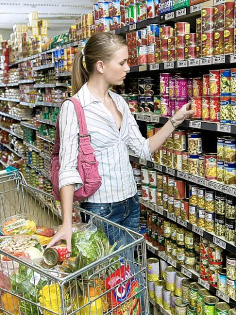 Vrei să mănânci sănătos şi ieftin? Cu doar 19 lei, poţi cumpăra alimentele necesare pentru patru persoane