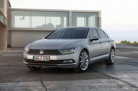 #GenevaLIVE: Noul Volkswagen Passat este “Mașina Anului 2015”