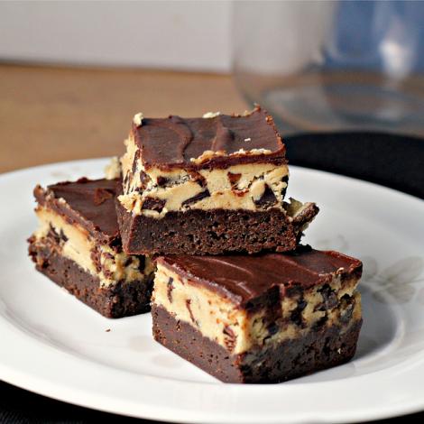 Prăjitura "Ciocolatina", un desert fabulos! Încearcă o reţetă extrem de simplă, gata în doar 15 minute