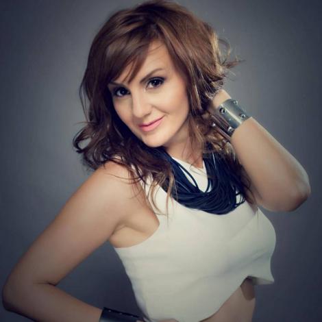 Surpriză de proporții: Natalia Selegean, finalista ”X Factor”,  s-a transformat în iepuraşul de Paşte