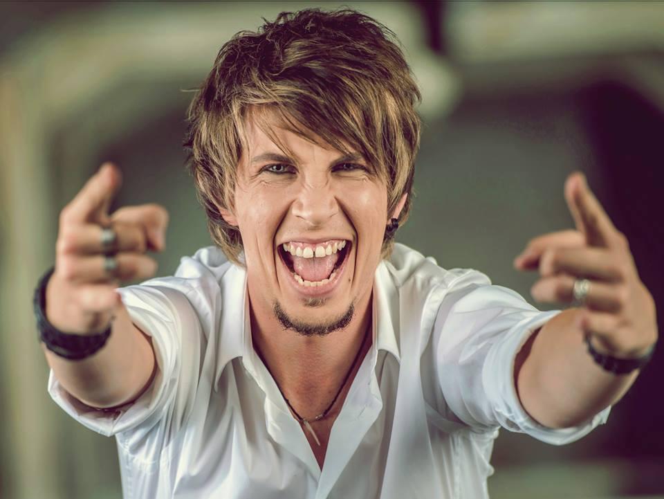 Tudor Turcu face un spectacol de zile mari s&acirc;mbătă, pe 4 aprilie! Ce a pus la cale c&acirc;ştigătorul X Factor