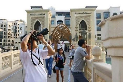 Riscă închisoare în DUBAI fiindcă a făcut un gest BANAL! Uite pentru ce va fi condamnat un turist!