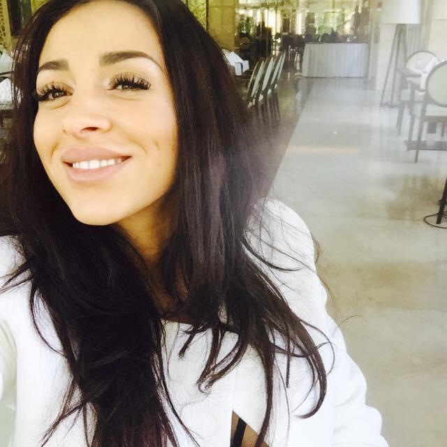 Ruby nu se dă &icirc;n laturi de la plăcerile vinovate: "Aoleu, dar bagi, nu glumă!"