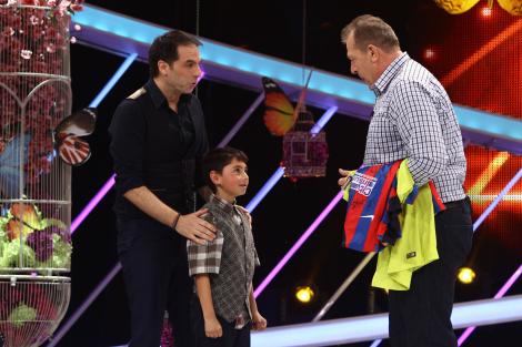 Duckadam vine la “Next Star”, să-i facă un cadou special unui băiețel sărman, care are grijă de tatăl bolnav de epilepsie