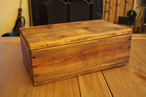 Au găsit o cutie veche de lemn în casa bunicului, dar înăuntru au descoperit ceva COLOSAL! „Nu îmi vine să cred ce SECRET ascundea!”