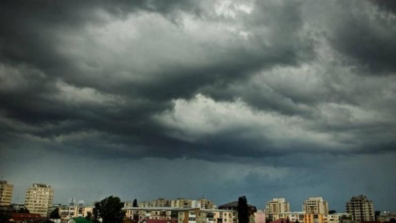 Avertizare meteo: Ploi torenţiale, vijelie şi descărcări electrice! Vezi zonele afectate