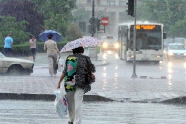 Vremea o ia razna! Meteorologii ne dau planurile peste cap! Prognoza pentru următoarele două săptăm&acirc;ni