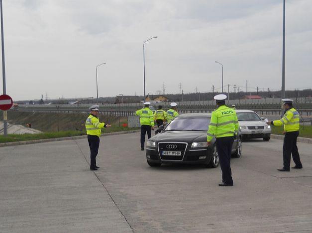 A condus cu 201 km/h pe autostradă! Polițiștii au rămas fără reacție c&acirc;nd l-au oprit! Ce i-a uimit