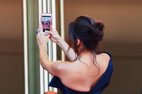FOTO: Eva Longoria, selfie incendiar la Cannes! Cum a fost surprinsă vedeta