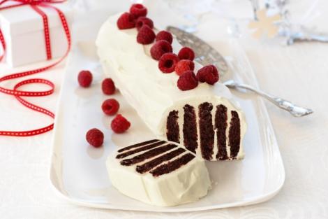 Prăjitura "Explozie dulce": Cu doar cinci ingrediente, fără coacere, faci un desert delicios şi rapid