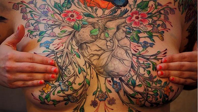 Galerie FOTO! Boala nu le-a răpit frumusețea: Tatuaje superbe ale unor femei care s-au vindecat de cancer la sân