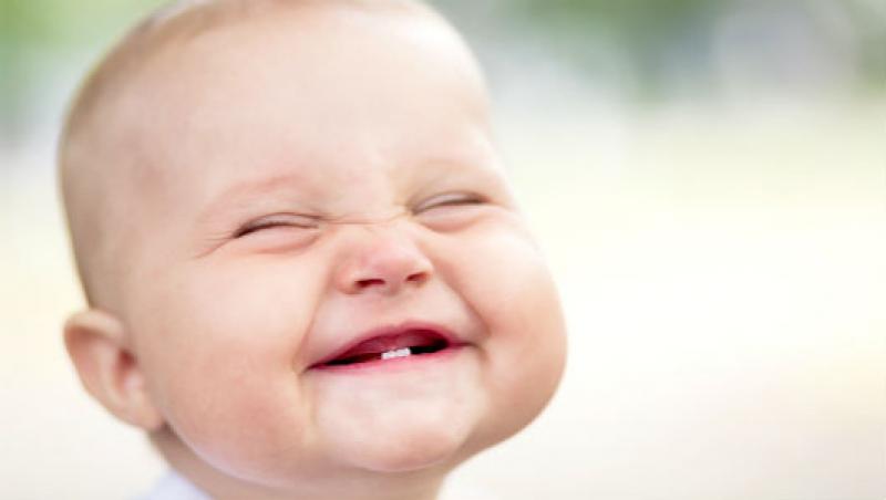 Râsul acestor bebeluși îți va înveseli ziua! Compilația - VIDEO pe care au urmărit-o 20 de milioane de oameni