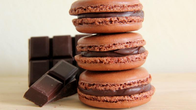 Cele mai simple macarons cu ciocolată! Iată o reţetă banală, cu puţine ingrediente, pe care o faci în câteva minute