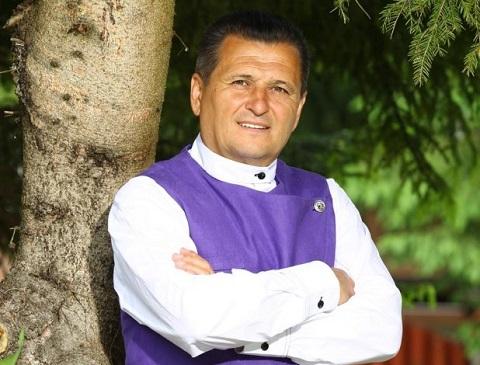 Nea Mărin a &icirc;ncins hora la Muzeul Satului