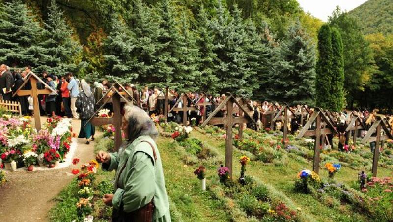 Motivul ULUITOR pentru care bărbatul din Maramureş a profanat mormântul părintelui Arsenie Boca! 