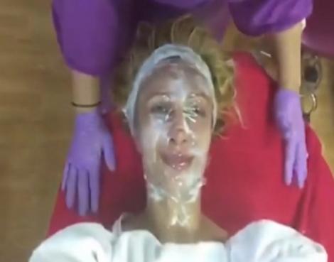 VIDEO: Lora, de nerecunoscut, într-un salon de înfrumusețare! Artista îndură multe pentru a arăta perfect