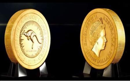 Spectaculos! Cea mai mare monedă din aur c&acirc;ntărește peste 1 kilogram și are diametrul de 80 de centimetri