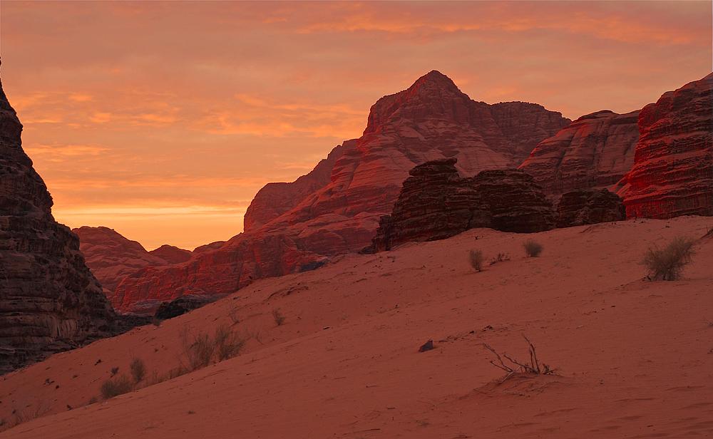 Călătorie &icirc;n pustiul deșertului Wadi Rum
