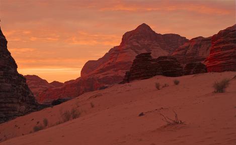 Călătorie în pustiul deșertului Wadi Rum
