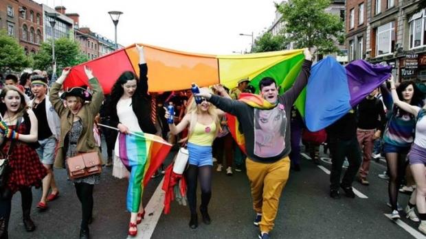 Decizie istorică luată de Curtea Supremă! Căsătoriile &icirc;ntre persoanele de același sex, legalizate &icirc;n SUA