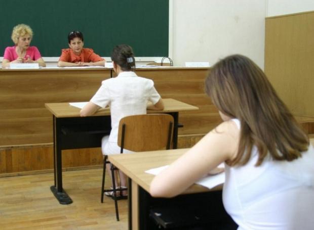 BAC 2015: Cea mai tare glumă de pe Internet! Elevii trebuie să reziste fără Facebook în timpul examenului