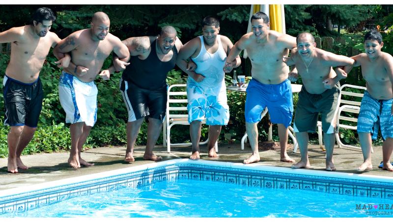 Bărbații înnebunesc când o văd că apare la piscină! Uite cum să ai și tu parte de așa CEVA! Efectul este garantat! (VIDEO)