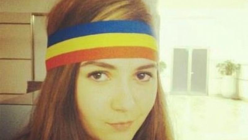FOTO: Îţi mai aduci aminte de Sabina, eleva cu bentiţa tricoloră? A crescut şi se pozează în lenjerie intimă