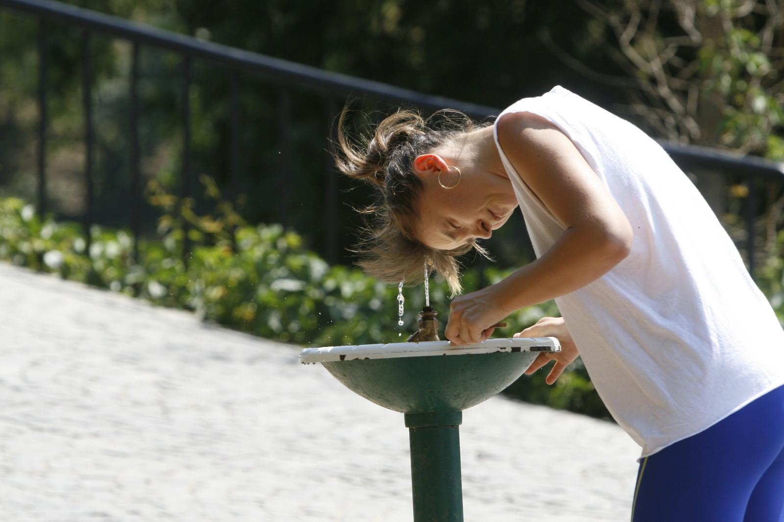 Canicula vine peste Rom&acirc;nia! Primele zone care vor resimți TEMPERATURILE ARZĂTOARE