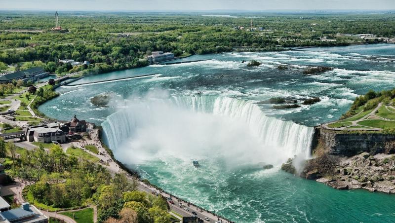 Cascada Niagara, a cincea atracție turistică din lume: 5,5 milioane de litri de apă pe secundă, în cădere. Galerie FOTO impresionantă