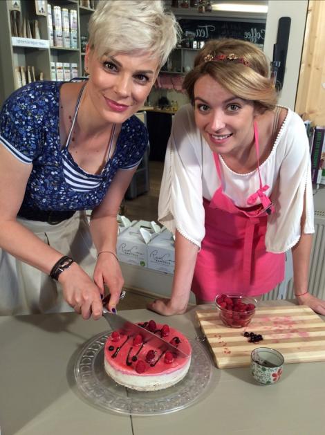 Diana Dumitrescu a învățat să gătească cheesecake raw vegan