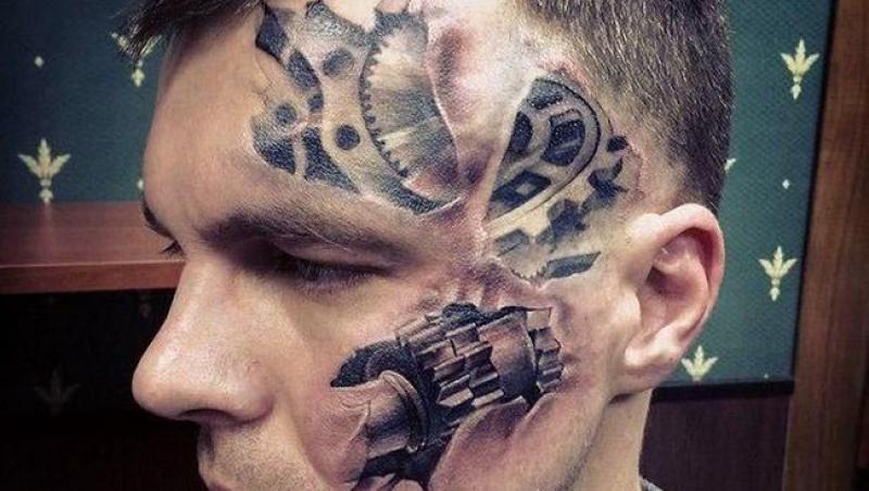 FOTO: Cel mai ciudat tatuaj realizat pe față! Ai curaj să-ți faci așa ceva?