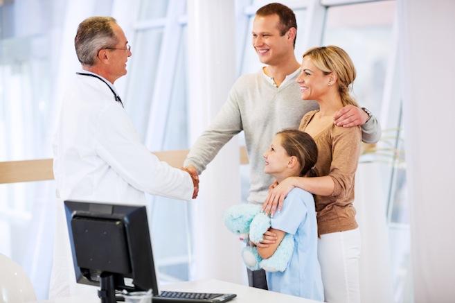 Părinții au dreptul la o zi liberă pentru &icirc;ngrijirea sănătății copilului! Ce trebuie să faci pentru a profita de asta