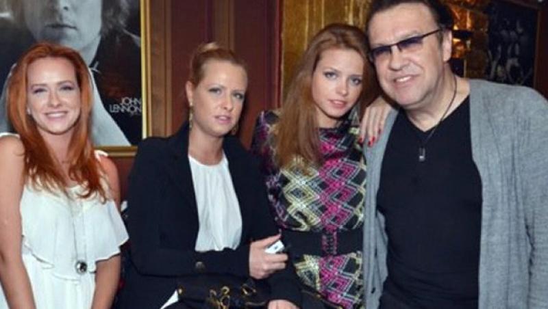 Gabriel Cotabiţă alături de fetele sale