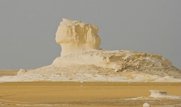 &Icirc;ntr-o aventură selenară &icirc;n inima deșertului egiptean