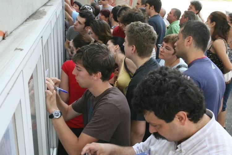 Elevii care au luat media 10 la Bac vor primi c&acirc;te 3.000 de lei! Și cei de la Evaluarea Națională vor fi răsplătiți!