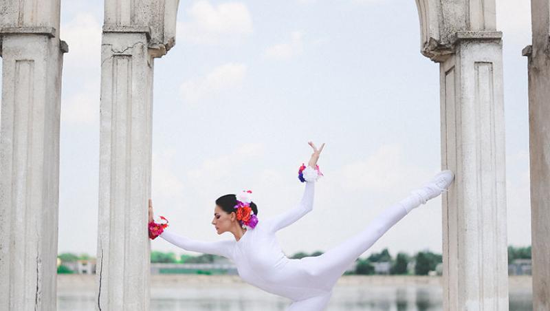 O balerină din București a uimit oameni din întreaga lume cu apariții diafane! Imaginile circulă deja pe tot internetul! Recunoști aceste locuri?
