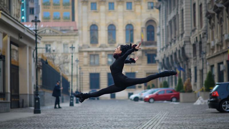 O balerină din București a uimit oameni din întreaga lume cu apariții diafane! Imaginile circulă deja pe tot internetul! Recunoști aceste locuri?