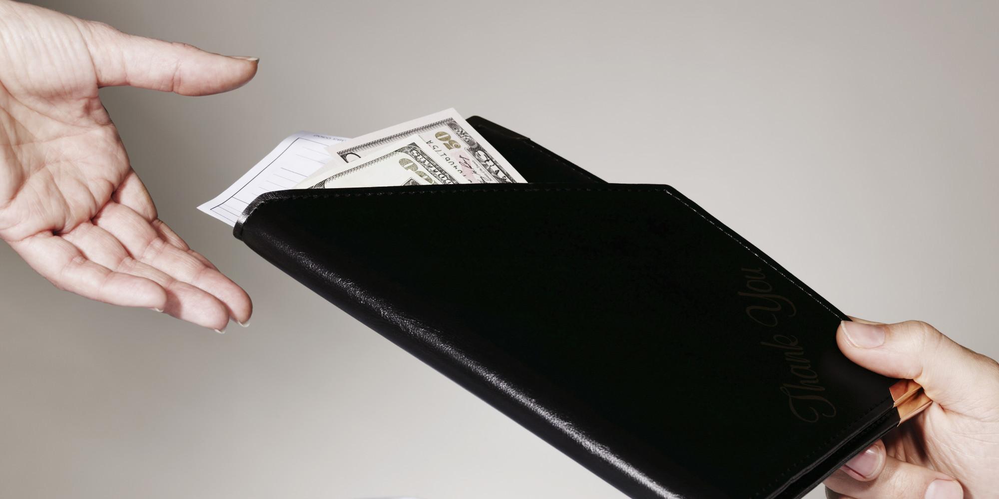 Un chelner a avut parte de un adevărat șoc atunci c&acirc;nd a văzut ce bacșiș colosal i-a lăsat un client!