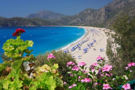 Topul celor mai frumoase plaje din Turcia! Intră în universul personajelor din serialul "Prizoniera dragostei"